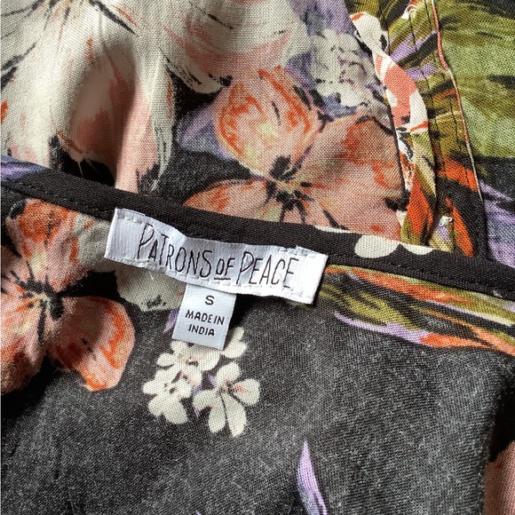 Patrons of peace sleeveless top - Picture 6 of 10